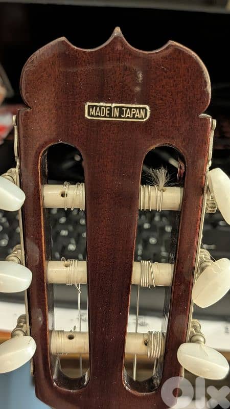 56 years old classical guitar in perfect condition made in Japan 2