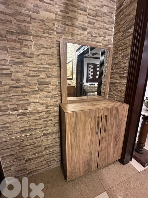 خزانه للاحذيه مع مرايه 1