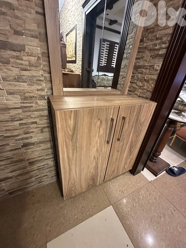 خزانه للاحذيه مع مرايه 3