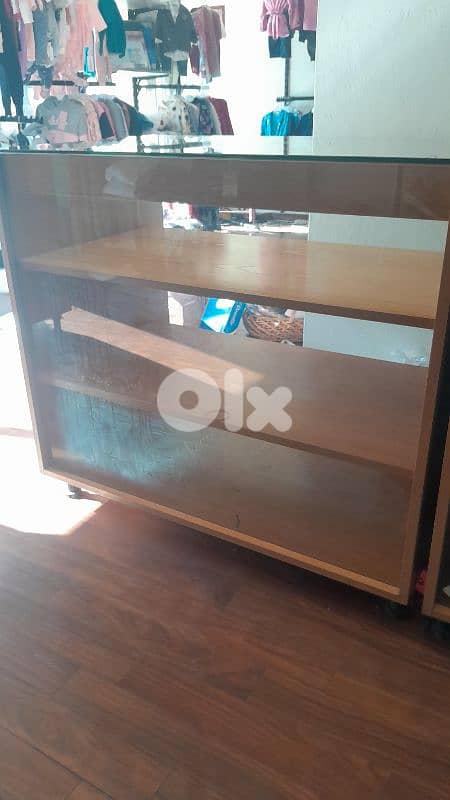 طاولات لبيع 2