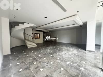 2 Floors Shop For Rent in Downtown