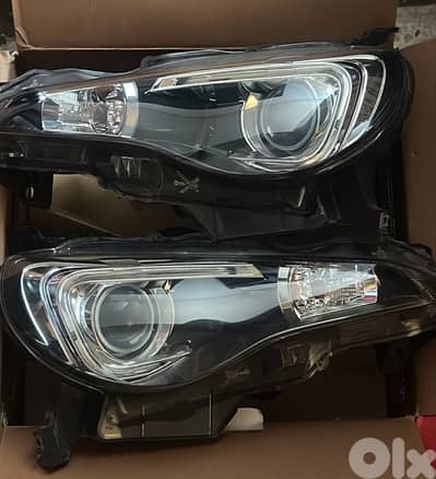 Subaru BRZ Toyota GT86 2013-2016 OEM Headlights (Left and Right)