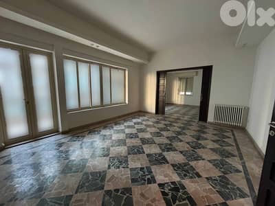 SPACIOUS APARTMENT IN ACHRAFIEH PRIME (350SQ) 4 BEDROOMS (ACR-333)