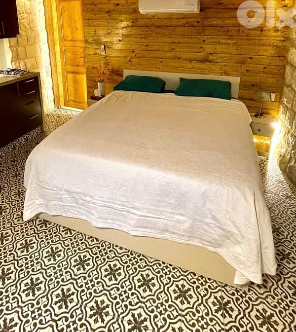 queen size bed and mattress 1