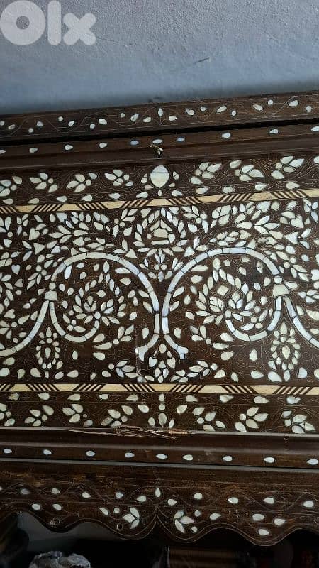 تحفة دمشقية نادرة من القرن ال19: صندوق "الأرابيسك" المرصّع بالصدف 2