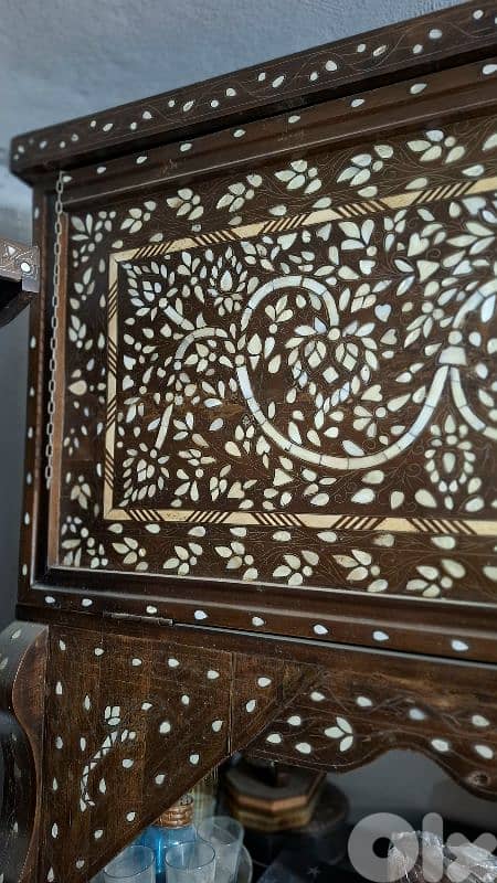 تحفة دمشقية نادرة من القرن ال19: صندوق "الأرابيسك" المرصّع بالصدف 3