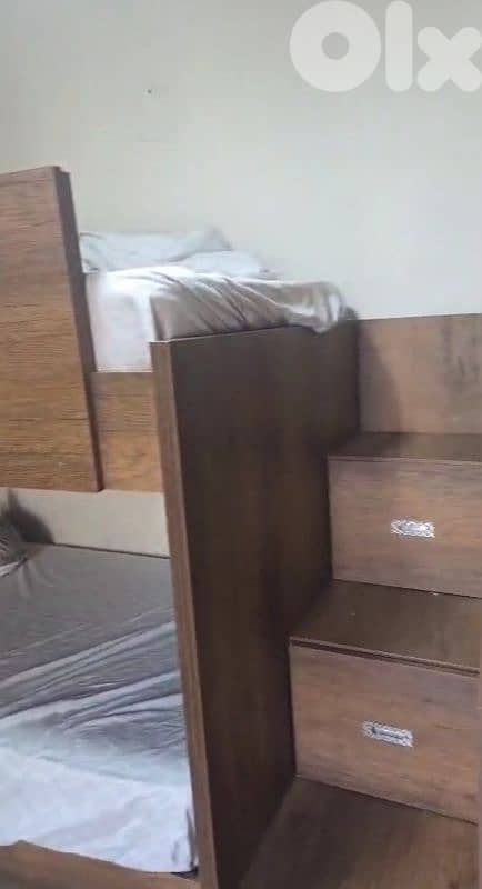 kids bedroom (3 beds? 1