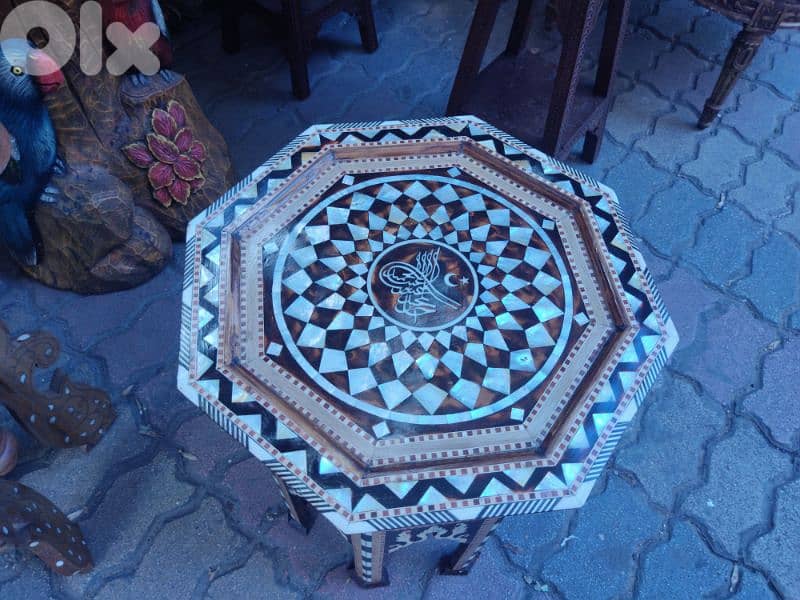 طاولة فنتج ٨ زوايا – صدف بحري وعظم جمل بتصميم عثماني فاخر 1