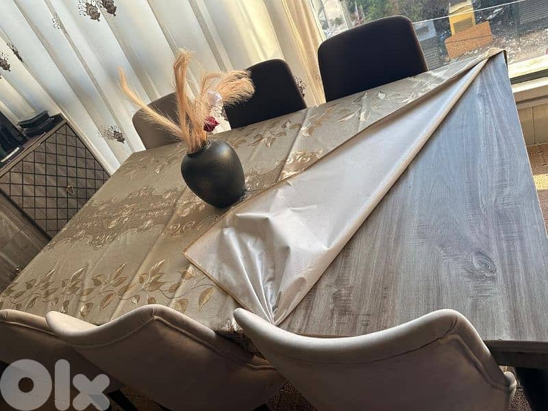 للبيع غرفة سفرة 200$ 2