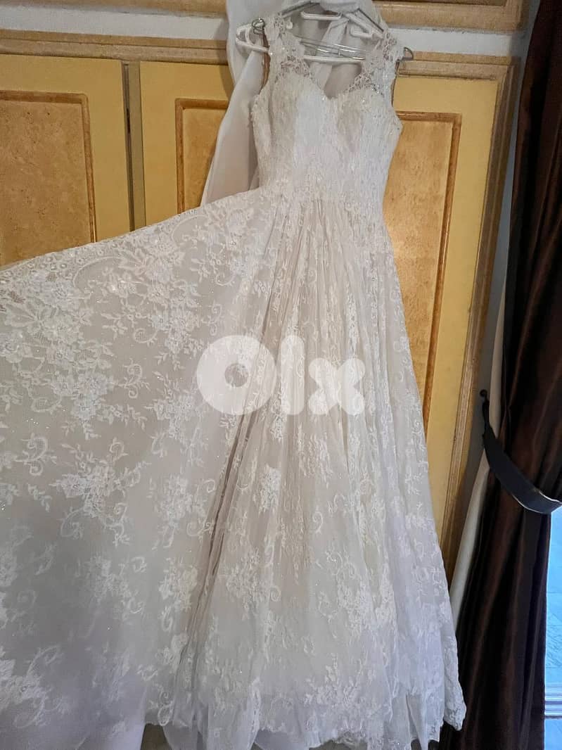 Elegant wedding dress 4