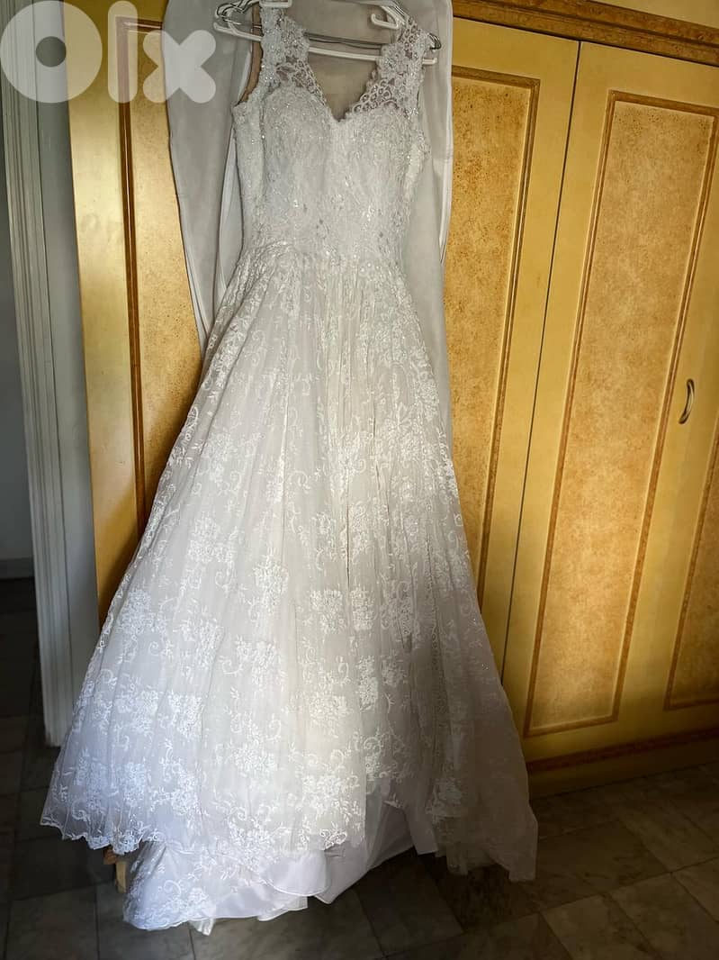 Elegant wedding dress 10
