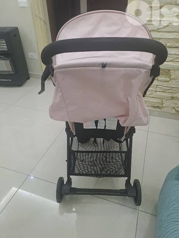 عرباية اطفال جبتا معي من الدنمارك  استعملتا اقل من شهر 6