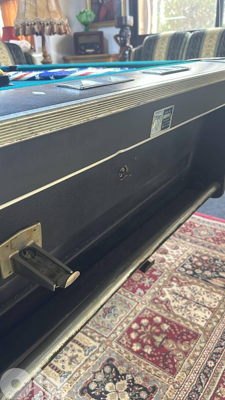 Vintage Fischer Commercial 7' Pool Table (Questor/Tipton, MO) – Ball R 1