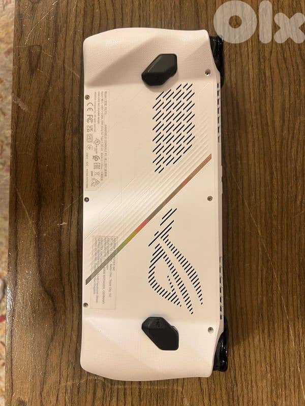 Asus Rog Ally Z1 extreme 3