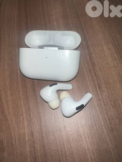 AirPods Pro – Earbuds Working Perfectly, Case Not Charging