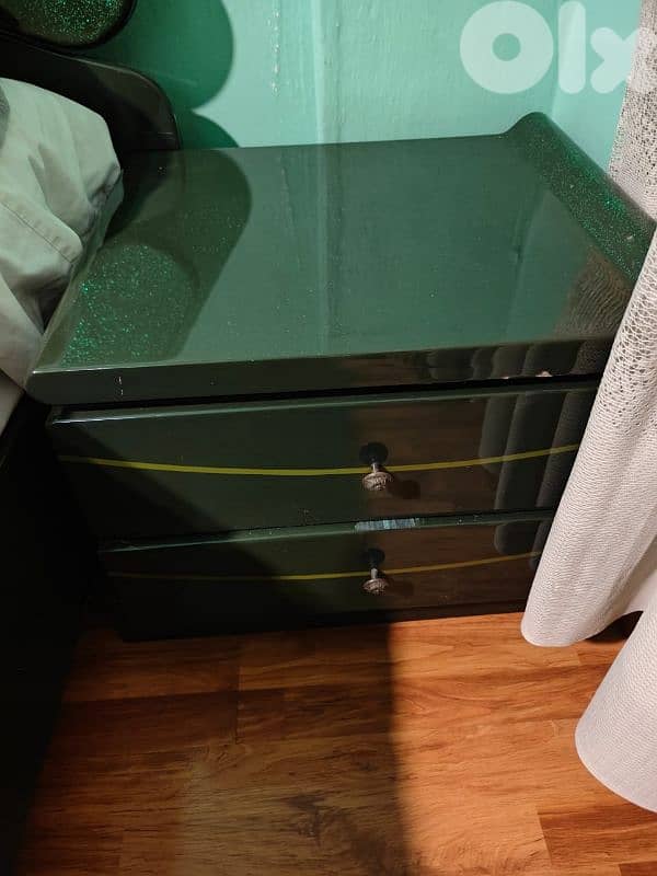 Complete 5-piece bedroom set 3