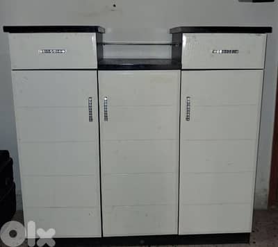 خزانة احذية