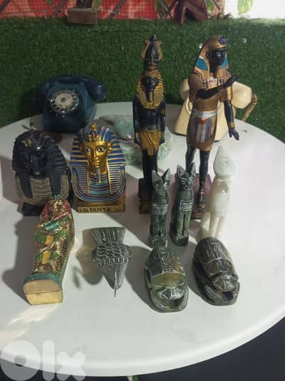 لمحبي الحضارة الفرعونية مجموعة حلوة من حجر الصابون والخشب والرازين