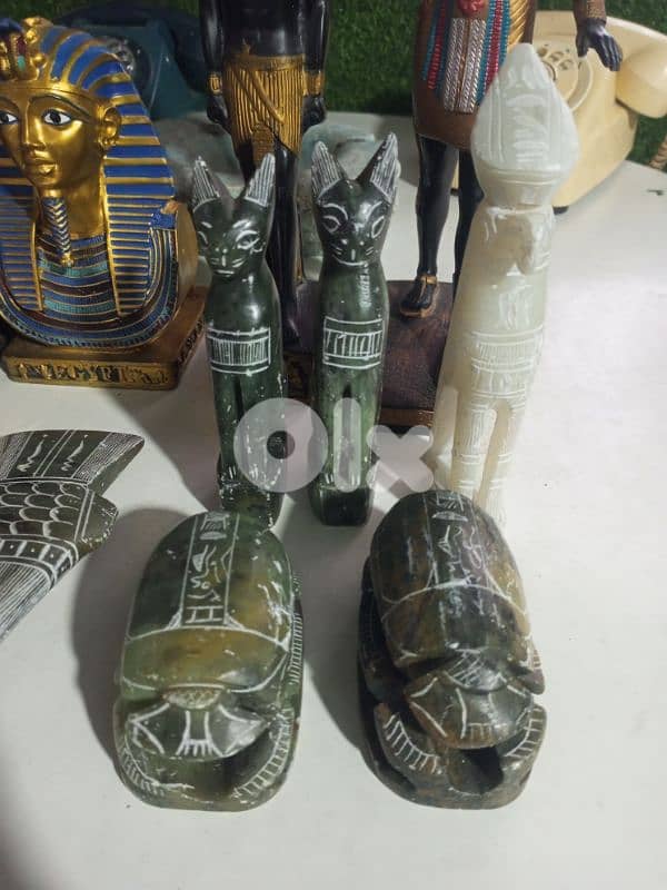 لمحبي الحضارة الفرعونية مجموعة حلوة من حجر الصابون والخشب والرازين 1