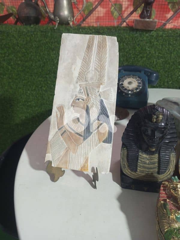 لمحبي الحضارة الفرعونية مجموعة حلوة من حجر الصابون والخشب والرازين 5