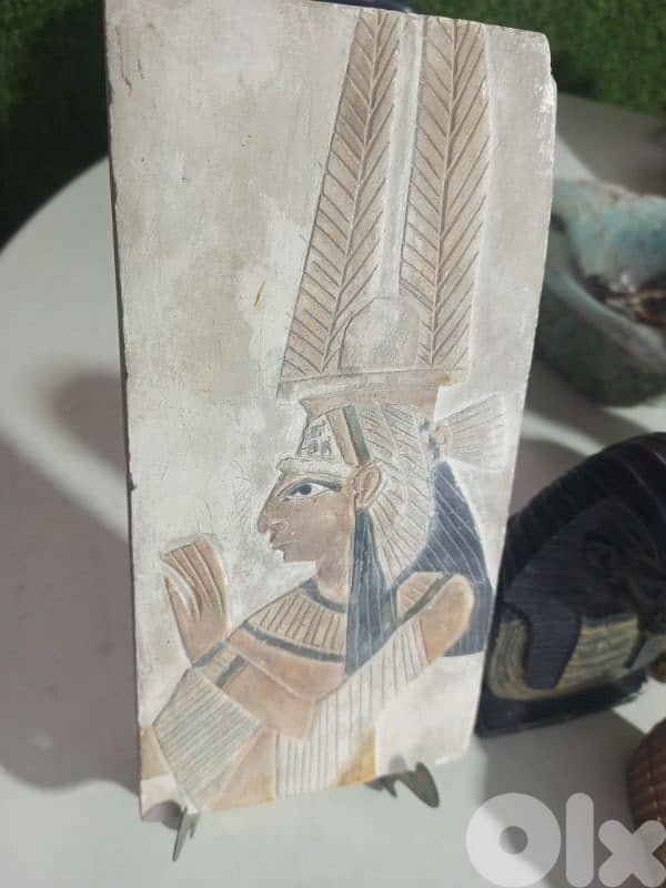 لمحبي الحضارة الفرعونية مجموعة حلوة من حجر الصابون والخشب والرازين 7