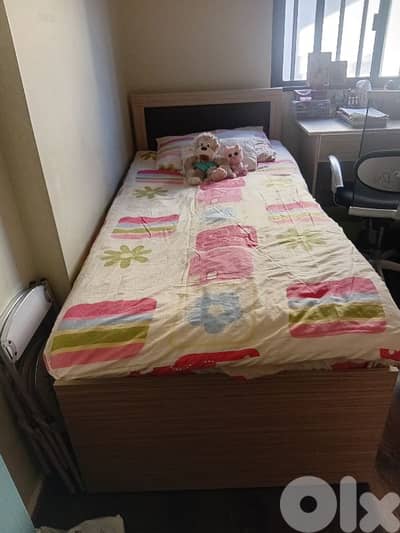 غرفة نوم للبيع