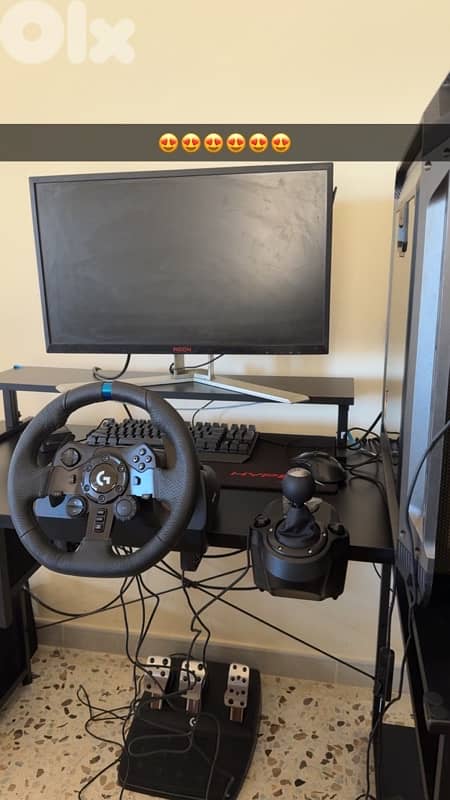 Logitech g923 Steering Wheel with peddals and gear 1
