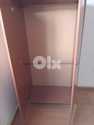 خزانة للبيع