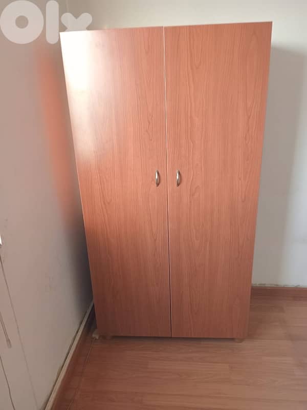 خزانة للبيع 1