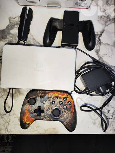 Switch Oled Modded with 128gb of games Bundle