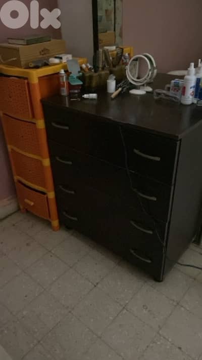 كومود وشوفنير