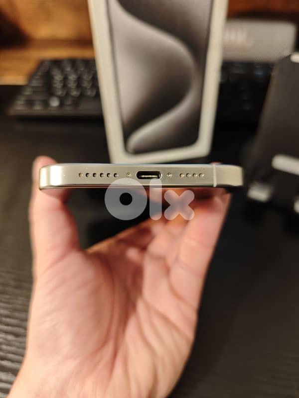 iPhone 15 Pro Max 256GB 2