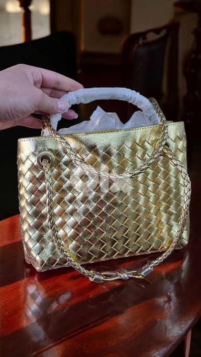 bottega  Veneta gold
