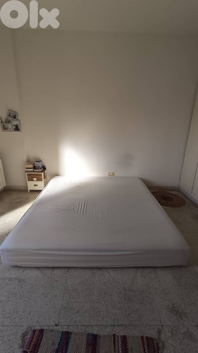 Bed 200×180 2