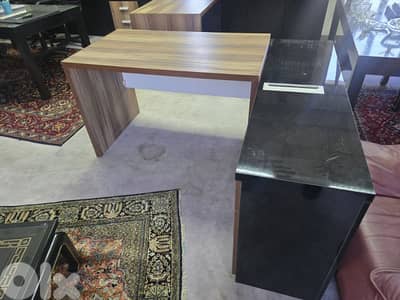 2 luxury office desks and 4 chairs