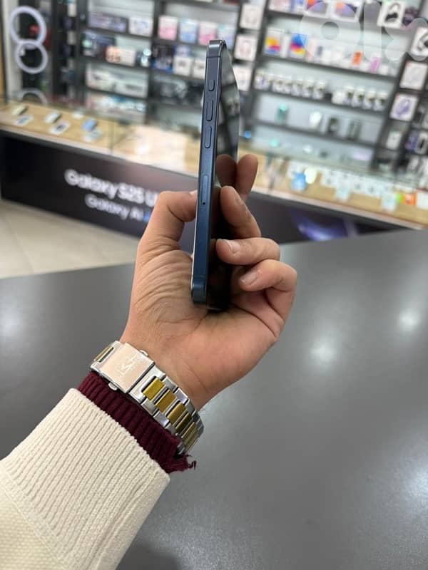 IPHONE 15 PRO 256GB USED 1