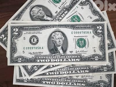 يوجد ١٥ ورفة من مئة ال 2$