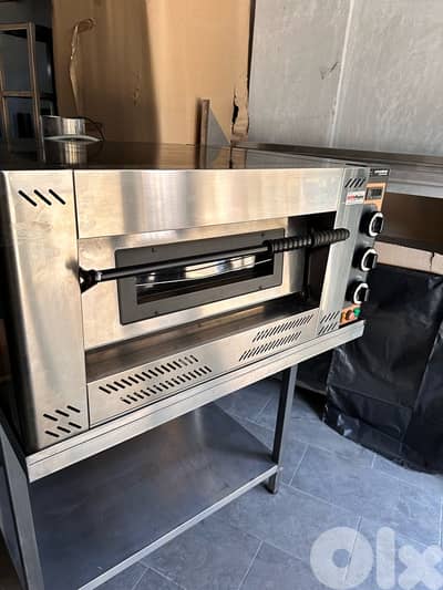 Kitchen & bar equipment for sale in great condition.