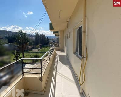 للبيع مكتب مميز في مدينة حلبا، يقع على شارع عام رئيسي REF#SM131539