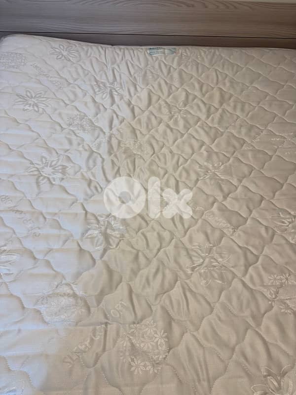 Closets and Matress for sale 5