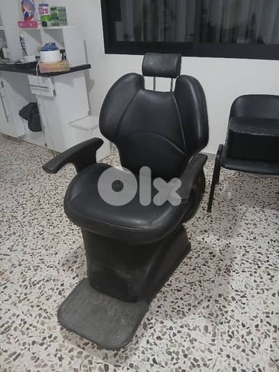 صالون حلاقة كامل للبيع