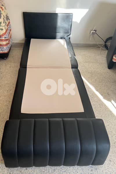 2 sofa bed medium + 1 sofa bed extra large (black leather)