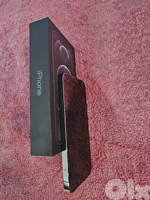 in box iphone 12 pro - one owner - never repaired 4