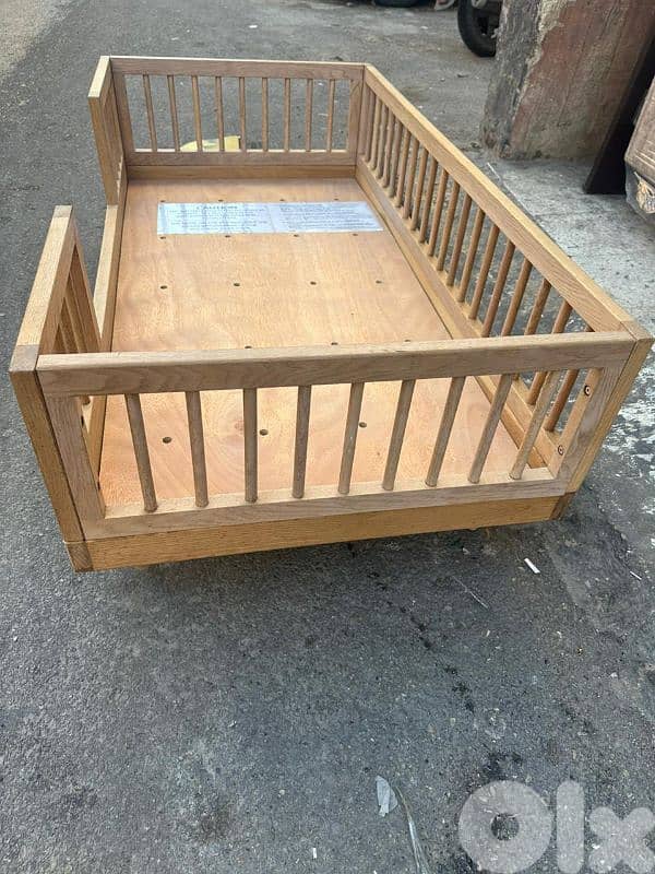 تخت بيبي خشب زان مع فرشة 3