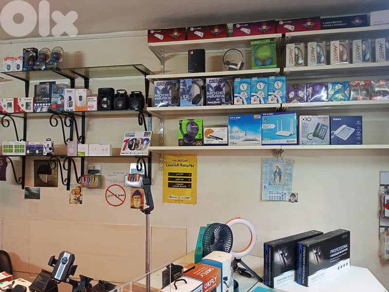 ديكور محل و اكسسوارات سيلولير . للبيع. . بالاشرفية 3
