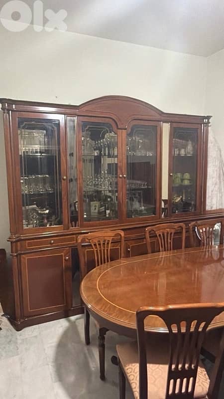 صالون  كامل و طاولة صفر مع درسوار للبيع 1