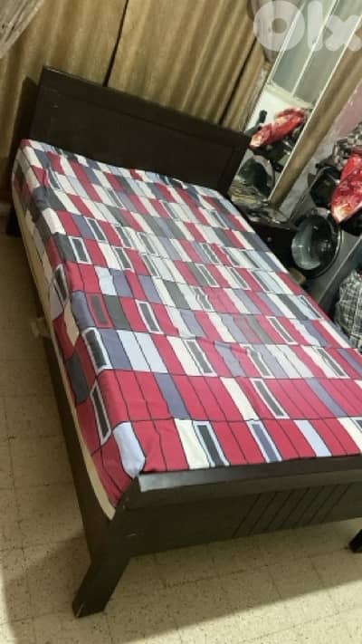 تخت مفرد ونص خشب زان مع فرشه ضغط
