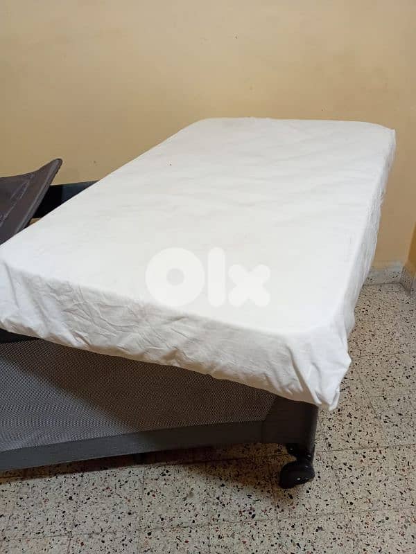 Baby park with mattress & quilt بارك مع فرشة ولحاف 3