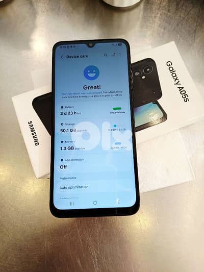سامسونج a05s شبه جديد معو علبتو    كتير نضيف   للبيع بسعر  حلو