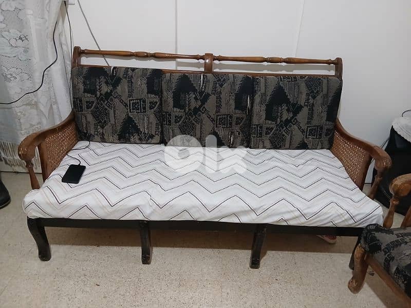 طاولة سفرة مع غرفة قعدة 6